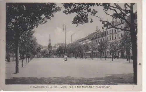 Ludwigshafen Marktplatz mit Brunnen ngl 93.607