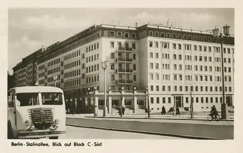 Berlin Allee Blick auf Block C-Süd ngl 117.715