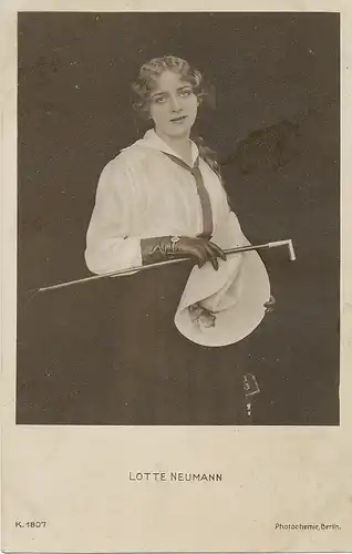 Porträt Lotte Neumann ngl 115.668