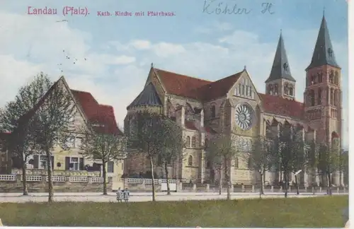 Landau Kath. Kirche mit Pfarrhaus feldpgl1915 93.412