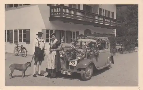 Partie am geschmückten Auto gl1937 94.048