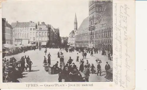 Ypern Marktplatz am Markttag feldpgl1915 204.042