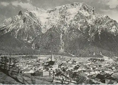 Mittenwald gegen Karwendelgebirge gl1964 126.038