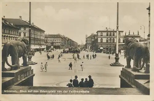 München Blick auf den Odeonplatz gl1930 124.320