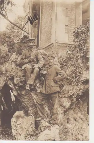 Zwei Soldaten an Felsen ngl 201.279