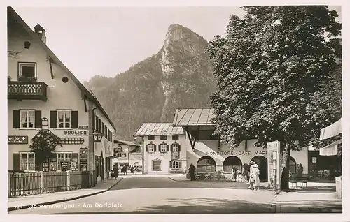 Oberammergau am Dorfplatz ngl 125.694