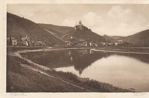 Moseltal bei Cochem mit Burg ngl B9180