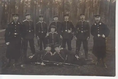 Soldaten-Kompagnie im Wald gl1910 201.521