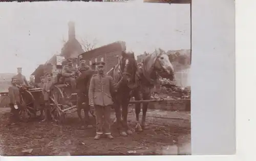 Soldaten-Gruppe Pferde Fotokarte feldpgl1915 201.420