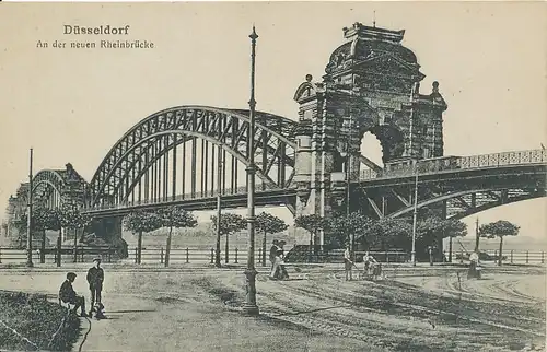 Düsseldorf An der neuen Rheinbrücke ngl 132.615