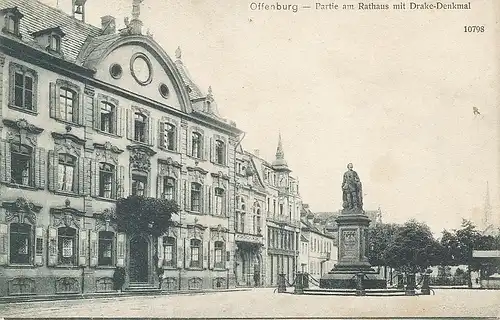 Offenburg Rathaus mit Drake-Denkmal gl1908 133.122