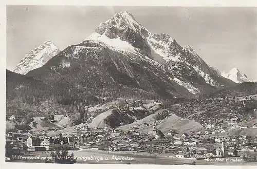 Mittenwald gegen Wettersteingebirge u.Alpspitze ngl C4858