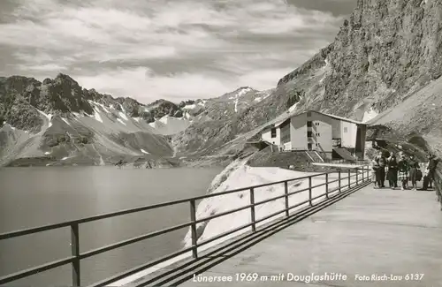 Berghütte: Lünersee mit Douglashütte ngl 104.223