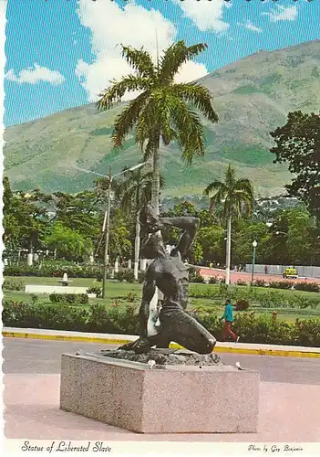 RH Port-au-Prince Statue of Liberated Slaves ngl C2886