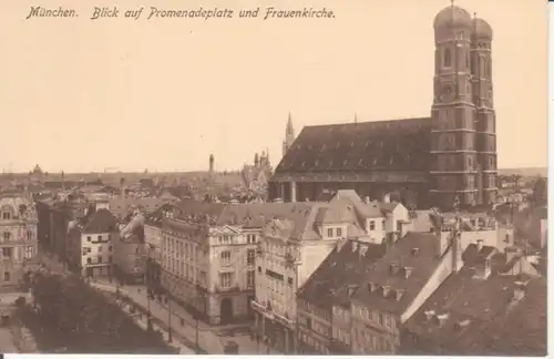 München - Blick auf Promenadeplatz und Frauenkirche ngl 216.438