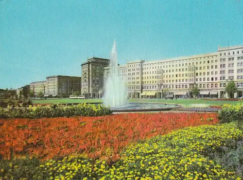 Magdeburg Springbrunnen vor Wohnblocks gl1967 C4429