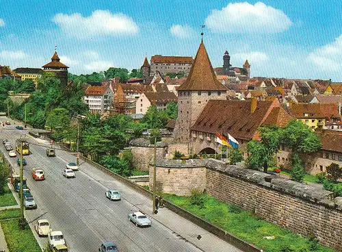 Nürnberg Westtorgraben mit Blick zur Burg ngl C4468