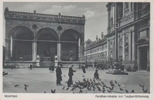 München - Taubenfütterung vor der Feldherrnhalle ngl 216.317