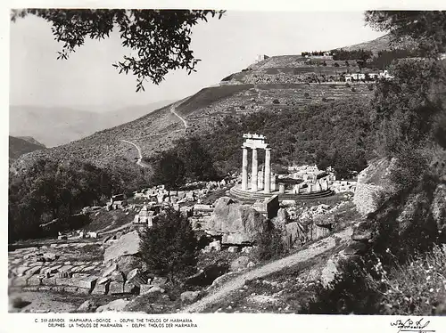 Delphi Tholos der Marmaria gl1963? C4830