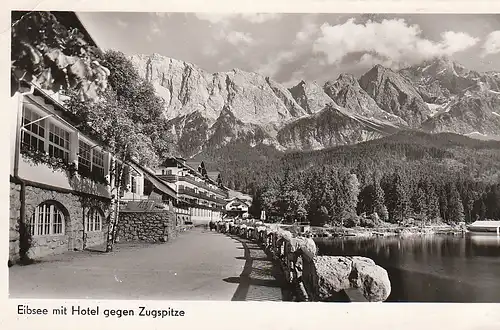 Eibsee mit Hotel gegen Zugspitze gl1951 C5146