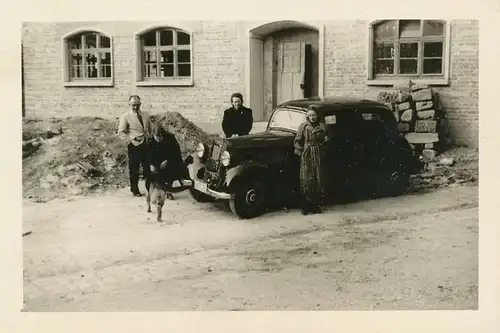 FOTO: Auto und stolze Besitzer 136.636