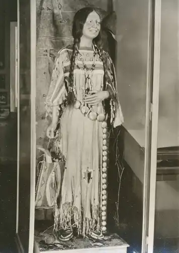 Karl May: Indianer-Museum Radebeul,Schwarzfuß-Indianerin ngl 136.862