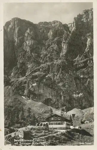 Berghütte: Tutzinger-Hütte mit Benediktenwand glca.1930 104.683