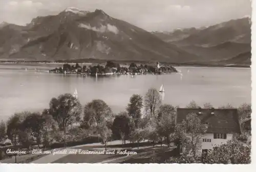 Chiemsee Blick von Gstadt auf Fraueninsel und Hochgern gl1963 215.708