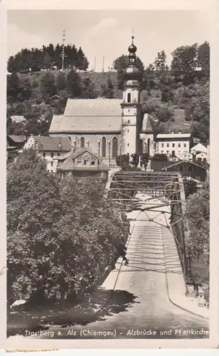 Trostberg a. Alz Alzbrücke und Pfarrkirche gl1951 215.731