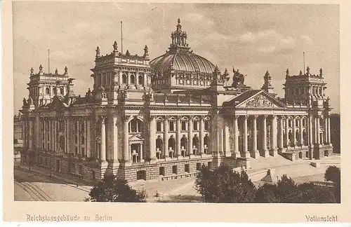 Berlin Reichstagsgebäude Vollansicht ngl C8846