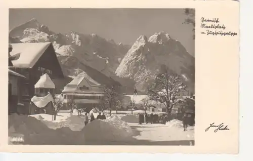 Garmisch Marktplatz mit Zugspitzgruppe ngl 215.660