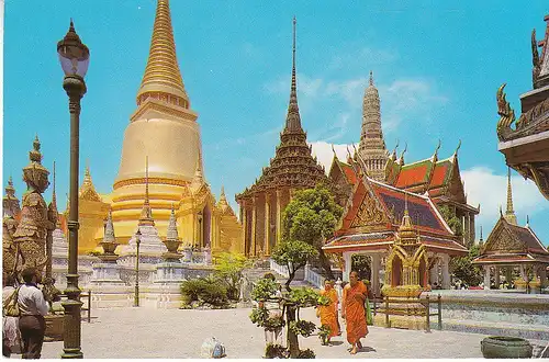 THA Bangkok The Golden Pagoda in the Emerald Buddha Temple glum 1975? C7723