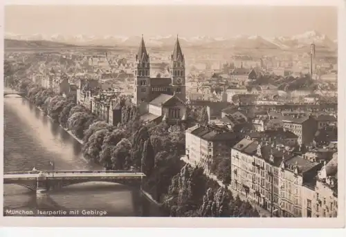 München - Isarpartie mit Blick gegen das Gebirge gl1939 216.296