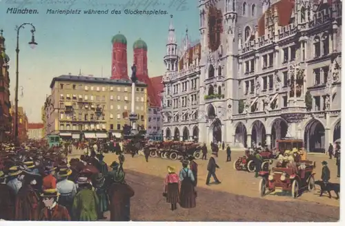 München - Marienplatz während des Glockenspieles gl1918 216.258