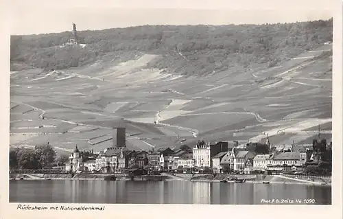 Rüdesheim am Rhein Panorama ngl 144.635