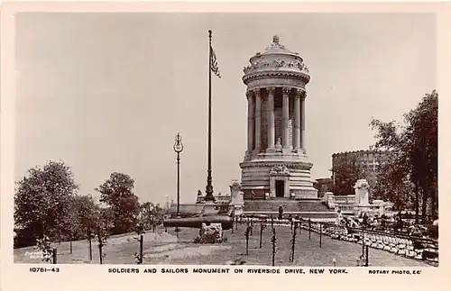 New York Soldiers and Sailors Monument on Riverside Drive ngl 143.712