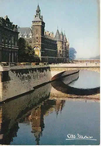 Paris La Seine et le Palais de Justice ngl C9224