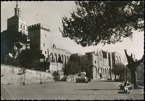 Avignon (Vaucluse) Le Palais des Papes gl1937 140.438