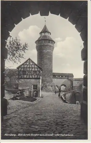 Nürnberg Blick durchs Burgtor auf Vestnerturm ngl 217.185