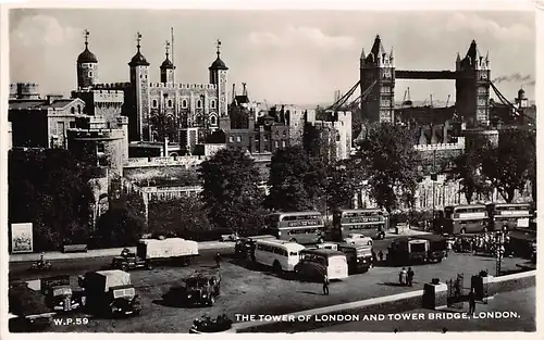 England: London The Tower of London and Tower Bridge gl1953 147.300