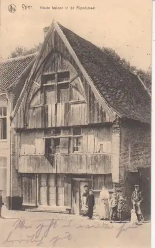 Ypern - Houte huizen in de Rijselstraat feldpgl1916 217.577