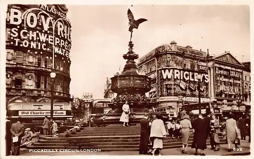 England: London Piccadilly Circus gl1953 147.336