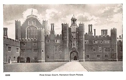 England: London Hampton Court Palace First Green Court ngl 147.542