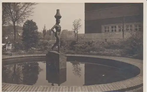 Düsseldorf Zierbrunnen im Blumengarten am Rhein ngl 219.839