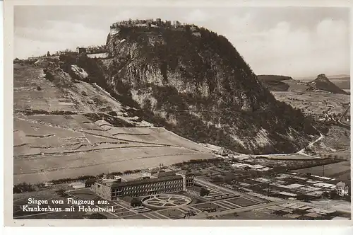 Singen vom Flugzeug aus, Krankenhaus mit Hohentwiel ngl D0158