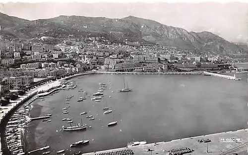 Monaco: Vue panoramique sur la Condamine et Monte Carlo ngl 144.826