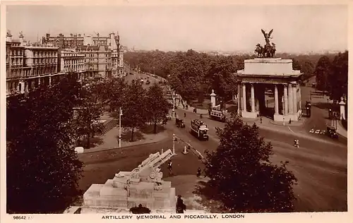 England: London Artillery memorial and Piccadilly ngl 147.487