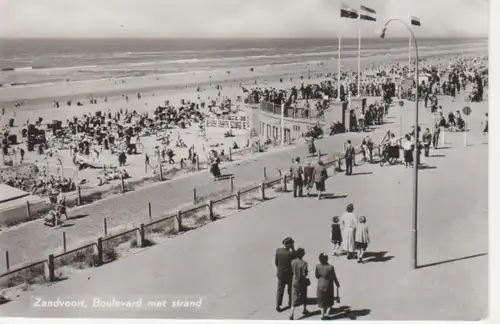 Zandvoort Boulevard met strand gl1961 218.062