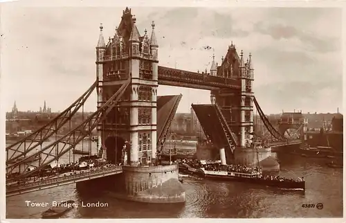 England: London Tower Bridge gl1932 147.272