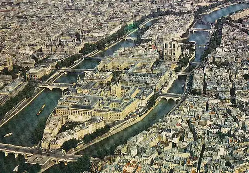 Paris Vue aèrienne de I'lle de la Cité ngl D5348